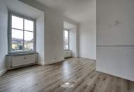 Helle 3-Zimmerwohnung im 1.OG mit besonderer Raumhöhe und Nachmittagssonne