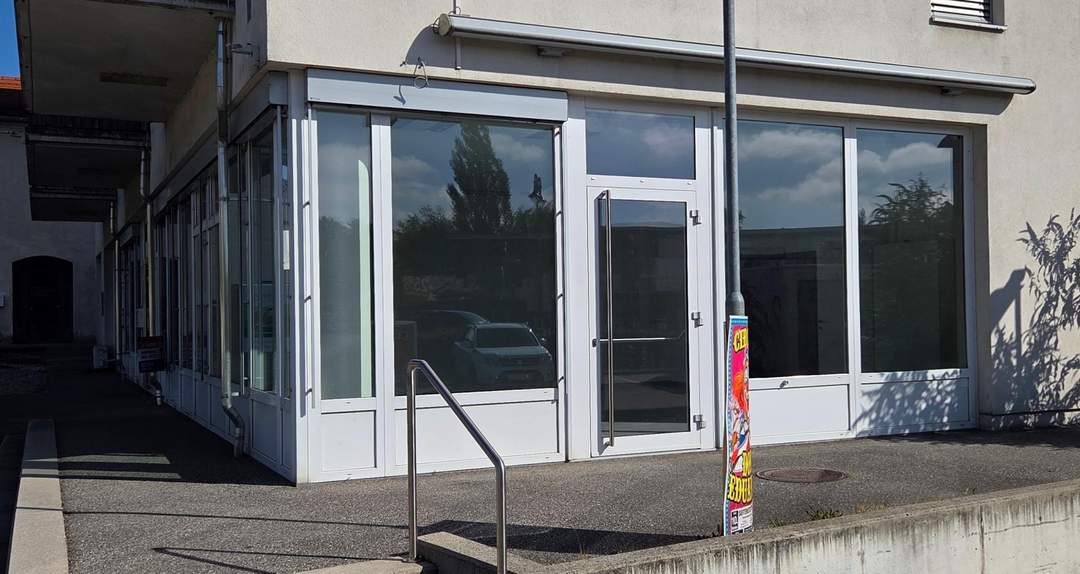 Büro oder Geschäftsfläche mit Parkplätzen in zentraler Lage!