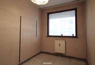 Wohnung mit Loggia und guter Raumaufteilung – ideal für eine umfassende Erneuerung