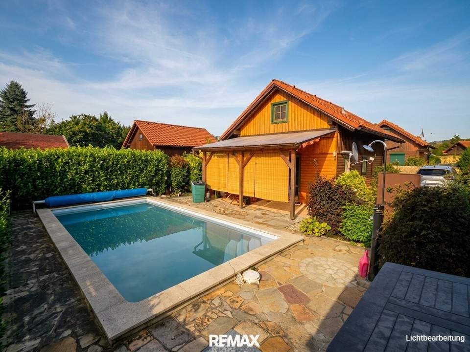 Schönes Kleingartenhaus mit Pool, Terrasse und Stellplatz in Kronstorf