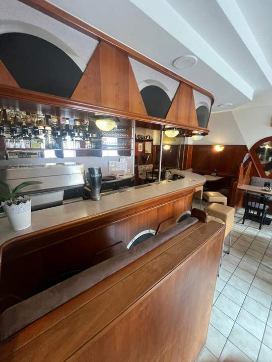 Voll ausgestattetes Café – Pizzeria-Restaurant im 11. Bezirk Wien