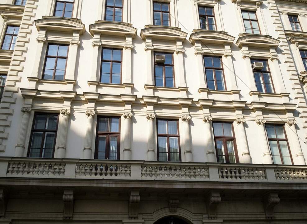 Stilaltbau mit Blick auf den Schwarzenbergplatz