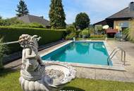 Baugrundstück ohne Bauzwang mit Pool in ruhiger Wohnlage