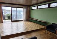 DB IMMOBILIEN | Sanierungsbedürftige 4-Zimmer-Wohnung mit südseitiger Terrasse und traumhaften Ausblick!