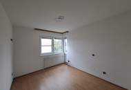 GEMÜTLICHE und HELLE 4 Zimmer-WOHNUNG - LOGGIA -LIFT