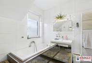 Gepflegtes Eckreihenraus mit schönem Garten & viel Stauraum