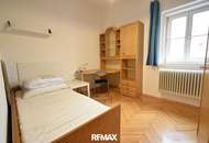 Voll möblierte Wohnung mit 3 Schlafzimmern, Küche und Parkplatz in zentraler Lage! WG tauglich!