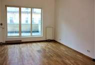 TERRASSENHIT, UNBEFRISTET, 86 m2 Altbau mit 30 m2 Freifläche, 3 Zimmer, Komplettküche, Wannenbad, Parketten, Hofruhelage