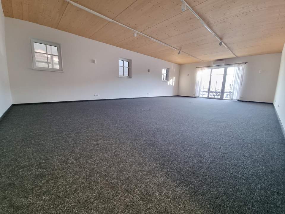 Moderne Büro- oder Praxisfläche im Gewerbegebiet Straßwalchen