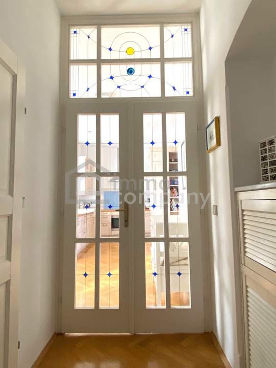 Altbau trifft Eleganz – 5-Zimmer-Wohntraum mit Charme und Stil