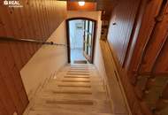 3-Zimmer-Dachgeschosswohnung mit Blick auf die Kirche – Top-Lage am Hauptplatz in Bruck an der Leitha