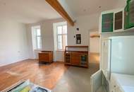ALTBAU-WOHNUNG zu SANIEREN, HOFRUHELAGE im 3. Stock!