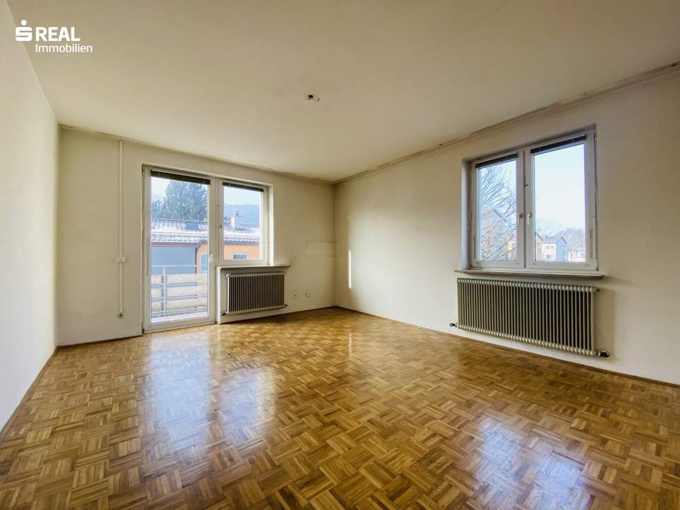 4-Zimmer-Wohnung mit Balkon