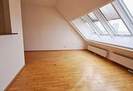 DACHGESCHOSS, INNSTRASSE, sonnige 76 m2 Neubau, 2 Zimmer, Wohnküche, Wannenbad, Parketten, WG-geeignet