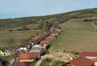 RÜCKZUGSDOMIZIL IM HERZEN DES SONNIGEN WEINVIERTELS MIT AUSBLICK AUF DIE WEINBERGE!