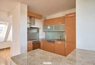 "Dachgeschoss-Traum mit Schafbergblick und 15 m² Terrasse"