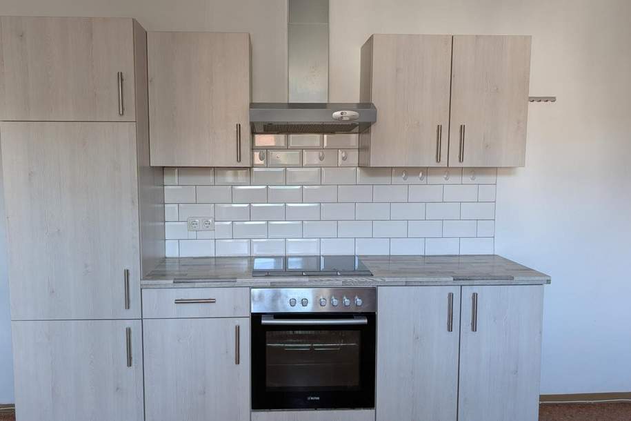 Ruhige, zentral gelegene Wohnung im Dachgeschoss mit Autoabstellplatz, Wohnung-kauf, 45.000,€, 8580 Voitsberg