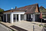 Kernsaniertes, modernes Haus mit kompakter Wohnfläche und großzügiger Terrasse