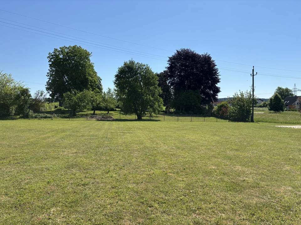 Wunderschönes Baugrundstück in sonniger und ruhiger Lage