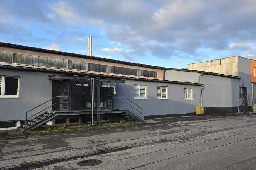 Vielseitig nutzbare Gewerbeimmobilie mit einer Kombination aus Büro- und Lagerflächen, Gewerbeobjekt-miete, 3.300,00,€, 4053 Linz-Land