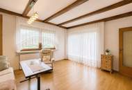 Charmantes Reihenhaus in ruhiger Wohnlage mit 118,70 m² Wohnfläche, voll unterkellert, incl. Garage und traumhaftem Bergblick