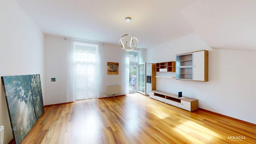 Maisonette mit Garten in renoviertem Backsteinbau – hell, modern, zentral