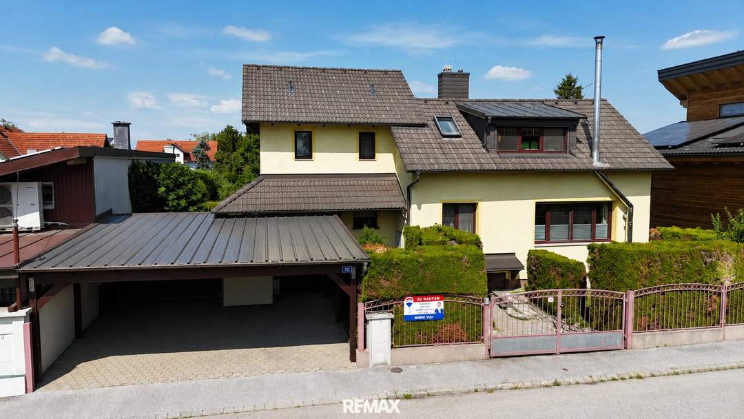 Stilvolles Haus mit Gästewohnung und großem Grundstück in Gehweite zum Neufelder See