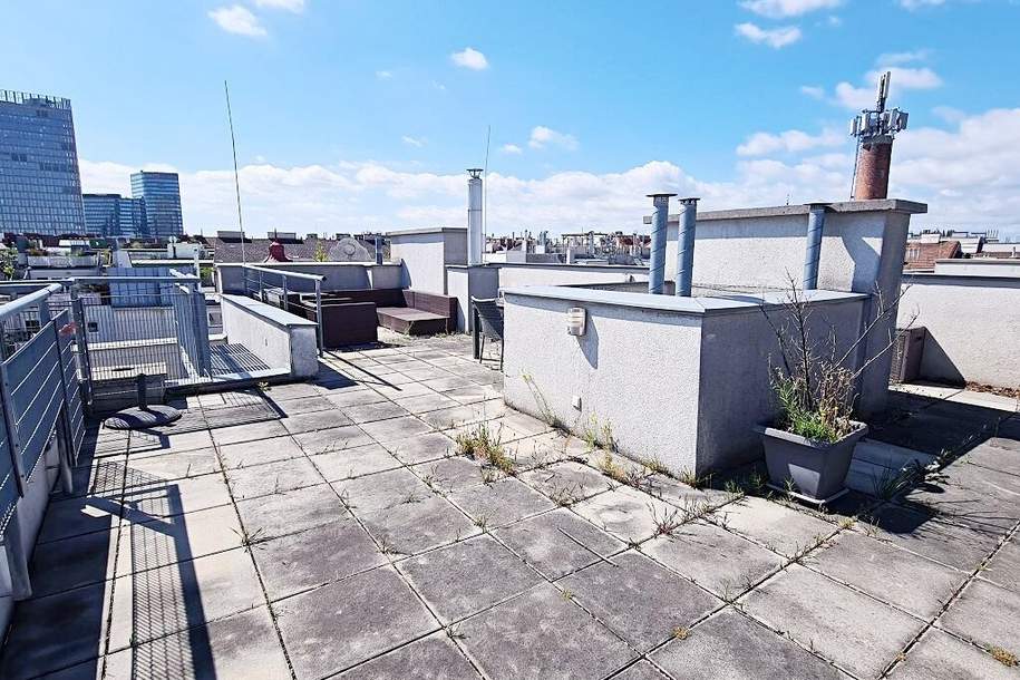 VIKTORGASSE, FERNBLICK, 84 m2 Dachgeschoß mit 30 m2 Terrasse, 2 Zimmer, Wohnküche, 2 Bäder, Parketten, U1-Nähe, Wohnung-miete, 1.799,99,€, 1040 Wien 4., Wieden