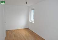 Lichtdurchflutete 4-Zimmer-Wohnung mit privater Außenfläche