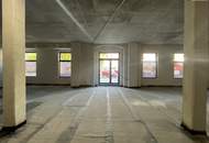 SPITZE! LAGE LAGE LAGE! DIREKT AM HAUPTPLATZ! ERSTBEZUG! SMARTE GEWERBEFLÄCHE!