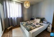 Charmantes Einfamilienhaus mit Schwimmbad und Garage in Theresienfeld