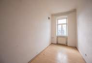 ++NEU++ sanierungsbedürftige 2,5-Zimmer Altbauwohnung