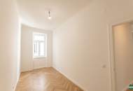 Erstbezug nach Sanierung: Schöne 3-Zimmer-Altbauwohnung mit Balkonmöglichkeit