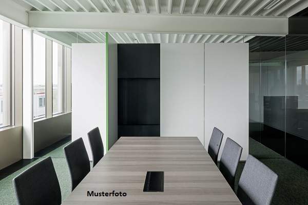 Arbeiten mit Stil – Büro auf zwei Ebenen mit Galerie und Terrasse