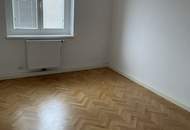 Erholsames Familienleben in zentraler und dennoch naturnaher Grünlage - 3-Zimmer Wohnung mit Loggia und Parkplatz!