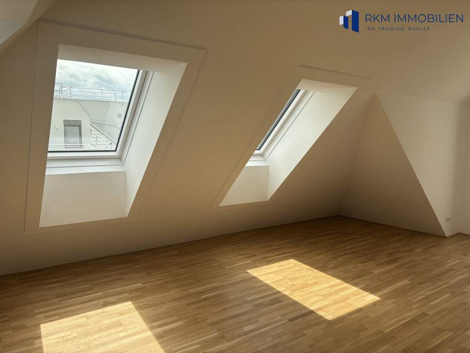 Neu errichtete Dachgeschoss-Wohnung 3 Zimmer, 3 Terrassen, Garage, in 1220 Wien mit klimaaktiv Bronze Zertifikat