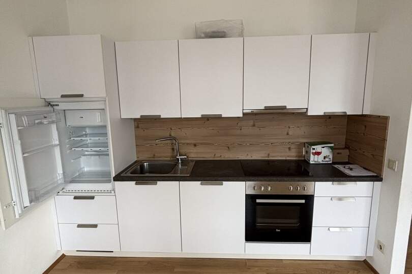 Charmante 2-Zimmer-Wohnung in bester Lage am Hauptplatz Traun mit Küche, Wohnung-miete, 867,76,€, 4050 Linz-Land