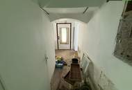 SANIERUNG 2025: Geräumiges Einfamilienhaus mit angeschlossener Kleinlandwirtschaft (Neben- und Stallgebäude) mit ca. 2.700 m² Grund