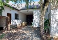 Haus mit schönem Innenhof und viel Potential, sanierungsbedürftig