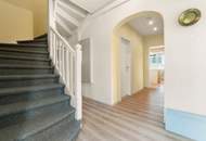 Wohnhaus mit Nebengebäude in zentraler Lage