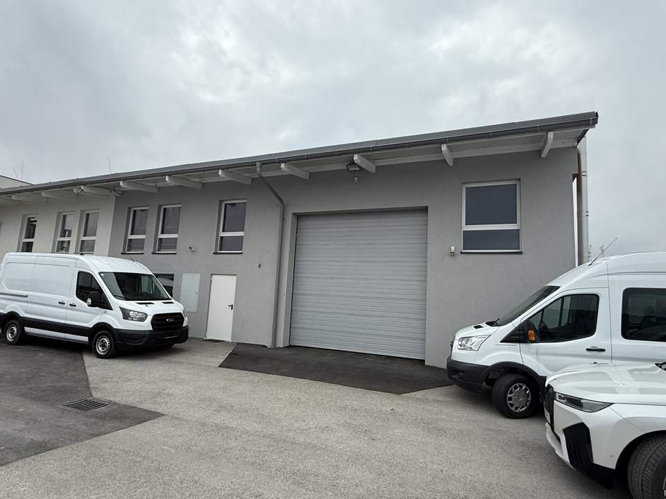 vielseitig verwendbares Betriebsobjekt in Toplage bei der Schnellstraßenabfahrt Sigleß zu vermieten