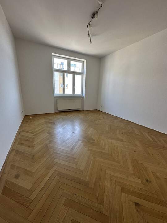 sanierte 2 Zimmerwohnung - Leopoldauer Str. 66