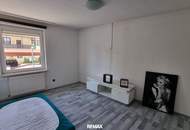 Geräumiges Einfamilienhaus mit Innenhof und Pool in Reichersdorf