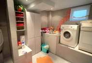 PALMEN, POOL und BARBEQUE