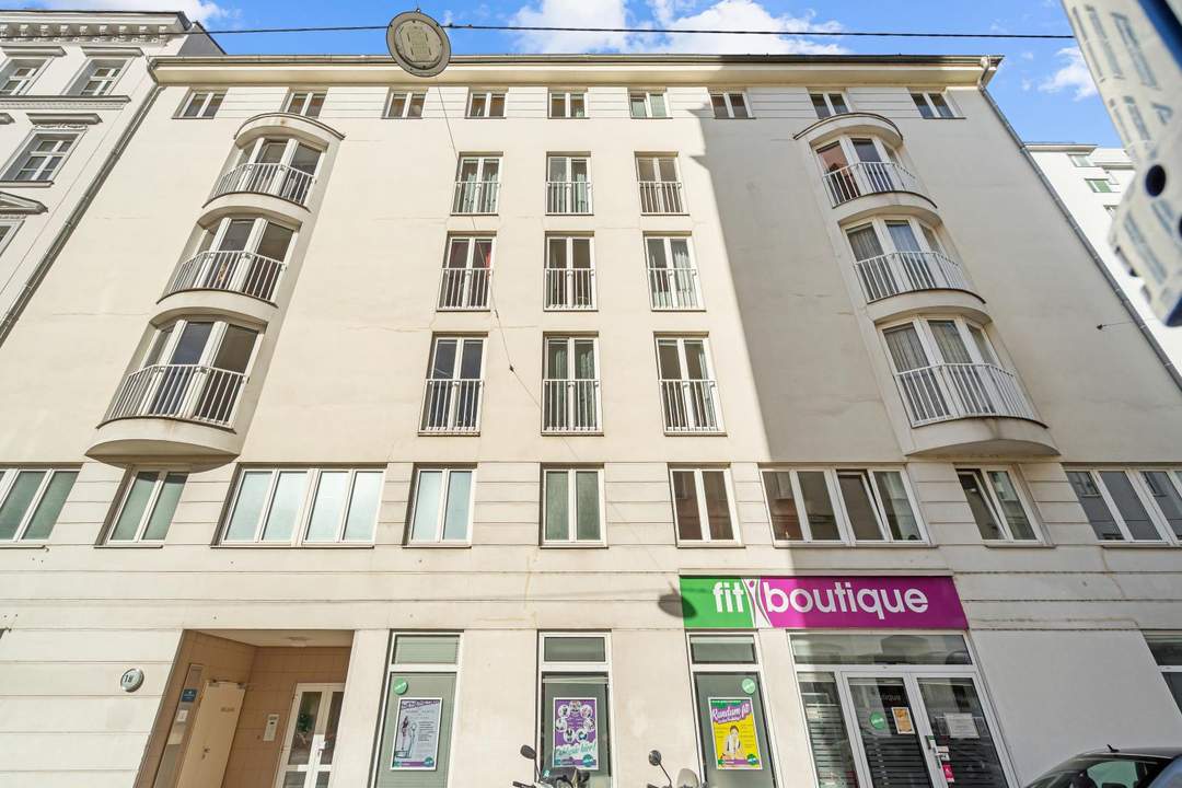 " Tiefgaragenstellplatz für Klein- bis Mittelklassefahrzeuge"