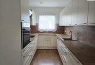 Modernes Niedrigenergie-Reihenhaus mit Garten, Terrasse und zwei Stellplätzen in ruhiger Lage von Theresienfeld