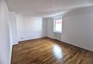 UNBEFRISTET - tolle Loggia - Helle 5-Zimmer Neubau Maisonette-Wohnung mit separater Küche, Lift, Gartennutzung und Garagenplatz optional