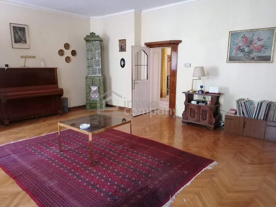 Historisches Wohnhaus auf ca. 7.400 m² Grundstück mit Entwicklungspotenzial