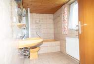 Einfamilienhaus mit Gartenparadies und Bächlein im Herzen von Walding