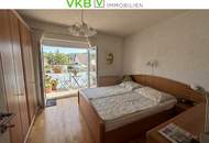 „Drei Wohnungen – ein Zuhause: Großzügiges Mehrfamilienhaus mit Pool, Sauna & Fernblick“